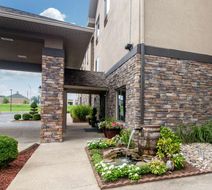Comfort Suites Danville Exterior