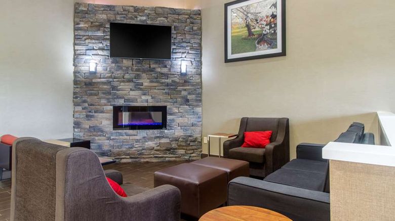 <b>Comfort Suites Danville Lobby</b>. Images powered by <a href="https://iceportal.shijigroup.com/" title="IcePortal" target="_blank">IcePortal</a>.