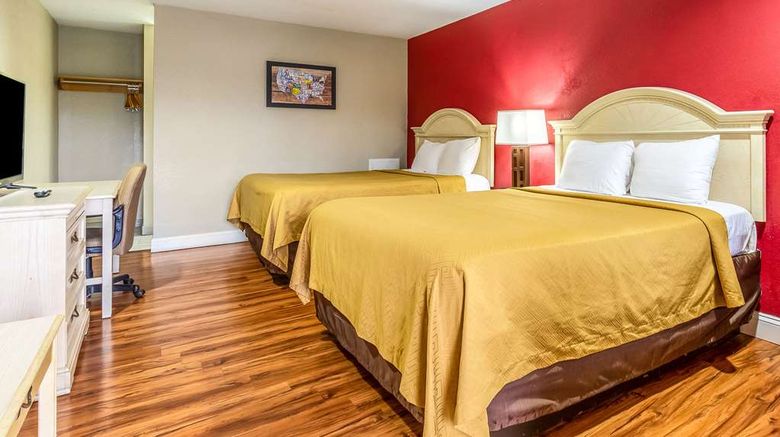 <b>Econo Lodge Room</b>. Images powered by <a href="https://iceportal.shijigroup.com/" title="IcePortal" target="_blank">IcePortal</a>.