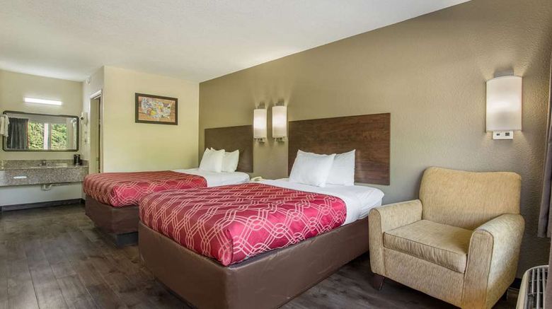 <b>Econo Lodge Fort Knox/Radcliff Room</b>. Images powered by <a href="https://iceportal.shijigroup.com/" title="IcePortal" target="_blank">IcePortal</a>.