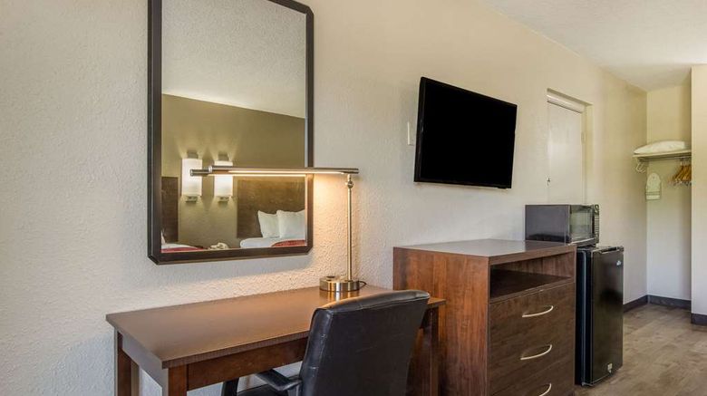 <b>Econo Lodge Fort Knox/Radcliff Room</b>. Images powered by <a href="https://iceportal.shijigroup.com/" title="IcePortal" target="_blank">IcePortal</a>.