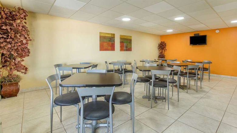 <b>Econo Lodge Fort Knox/Radcliff Restaurant</b>. Images powered by <a href="https://iceportal.shijigroup.com/" title="IcePortal" target="_blank">IcePortal</a>.