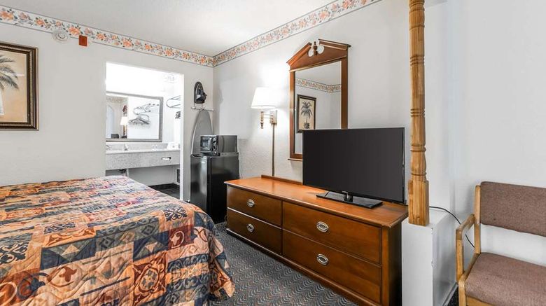 <b>Rodeway Inn Hopkinsville Suite</b>. Images powered by <a href="https://iceportal.shijigroup.com/" title="IcePortal" target="_blank">IcePortal</a>.