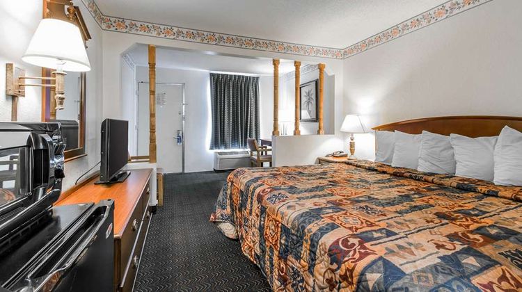 Rodeway Inn Hopkinsville Suite