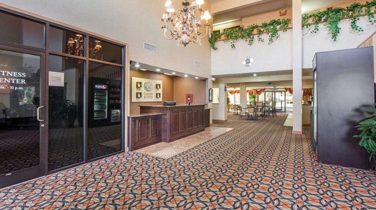 Comfort Suites London Lobby