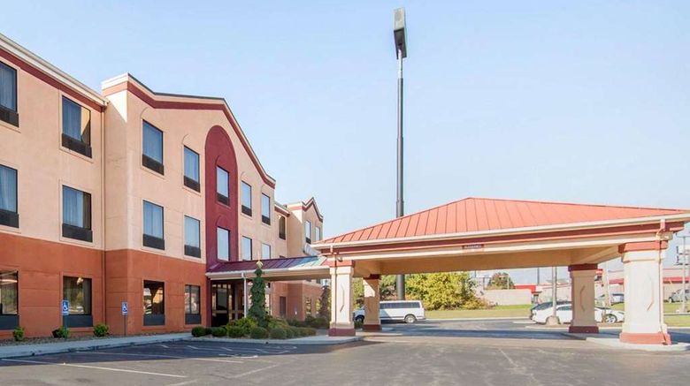 Comfort Suites London Exterior. Images powered by <a href="https://iceportal.shijigroup.com" target="_blank" rel="noopener">Ice Portal</a>.