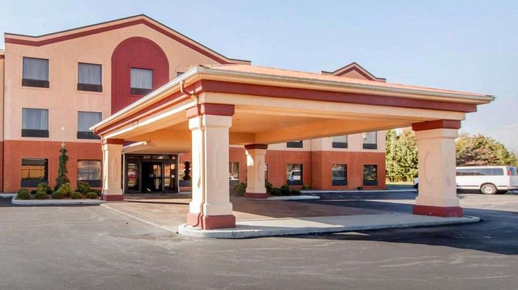 Comfort Suites London Exterior