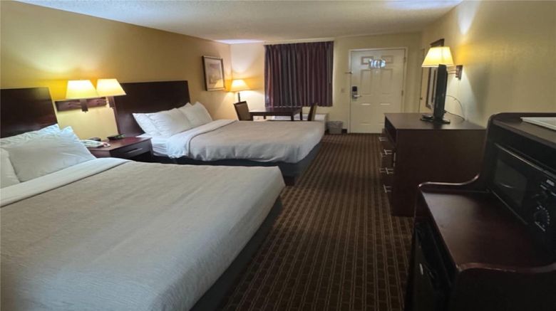 <b>Quality Inn Franklin Room</b>. Images powered by <a href="https://iceportal.shijigroup.com/" title="IcePortal" target="_blank">IcePortal</a>.