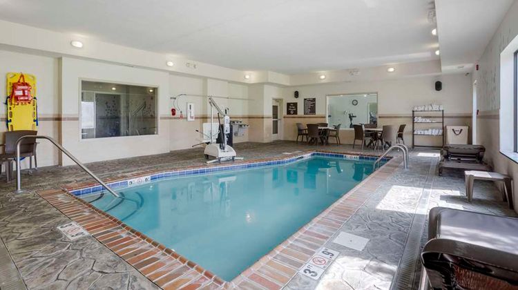 Sleep Inn and Suites Cave City Pool