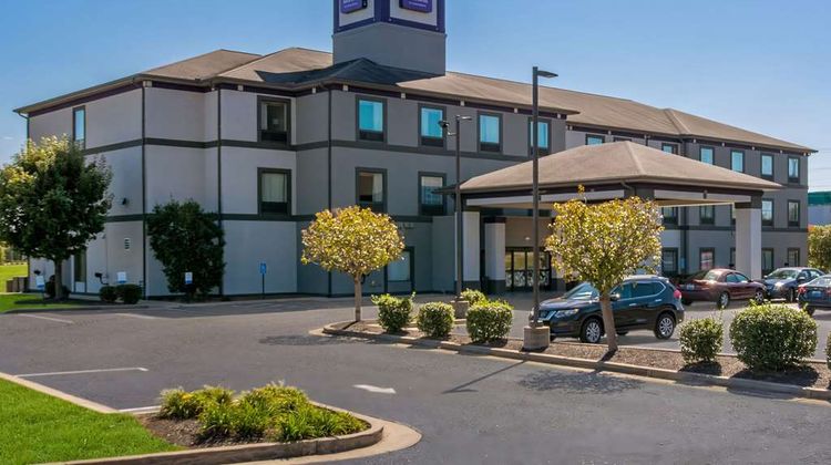 Sleep Inn and Suites Cave City Exterior