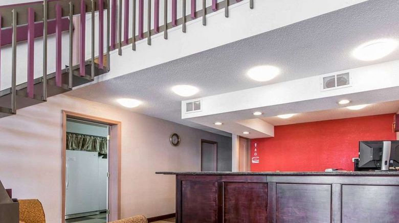 <b>Econo Lodge Franklin Lobby</b>. Images powered by <a href="https://iceportal.shijigroup.com/" title="IcePortal" target="_blank">IcePortal</a>.