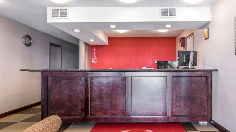 <b>Econo Lodge Franklin Lobby</b>. Images powered by <a href="https://iceportal.shijigroup.com/" title="IcePortal" target="_blank">IcePortal</a>.