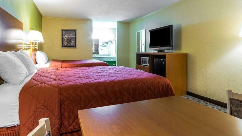 <b>Econo Lodge Franklin Room</b>. Images powered by <a href="https://iceportal.shijigroup.com/" title="IcePortal" target="_blank">IcePortal</a>.