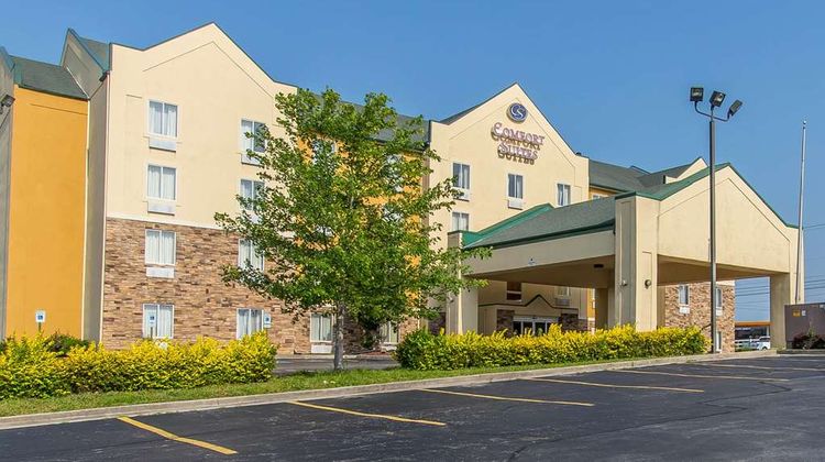 Comfort Suites Richmond Exterior
