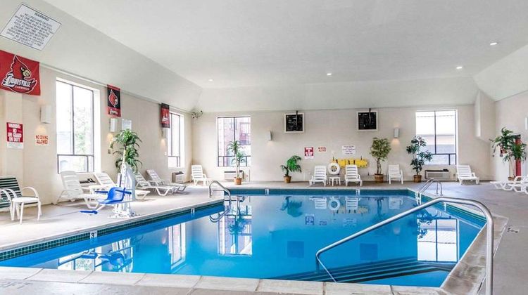 Quality Inn & Suites University/Airport Pool