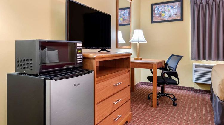 Econo Lodge Room