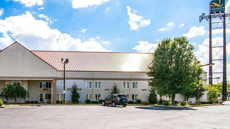 Quality Inn and Suites Elizabethtown Exterior