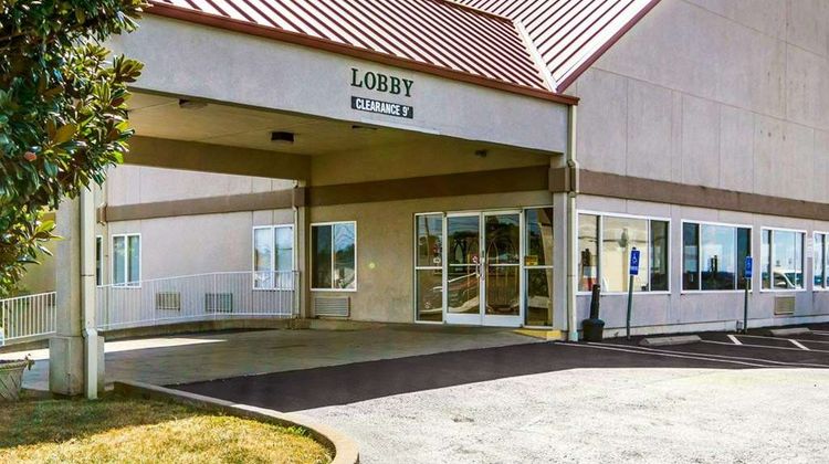 Quality Inn and Suites Elizabethtown Exterior