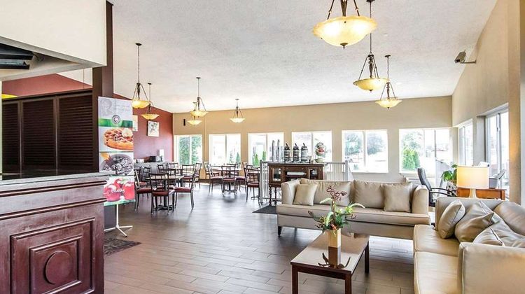 Quality Inn and Suites Elizabethtown Lobby