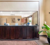 Comfort Suites Lobby