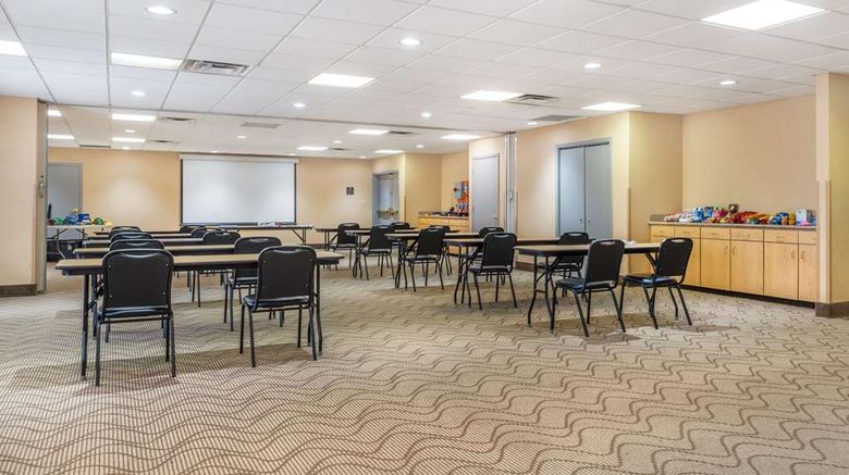 <b>Comfort Suites Meeting</b>. Images powered by <a href="https://iceportal.shijigroup.com/" title="IcePortal" target="_blank">IcePortal</a>.