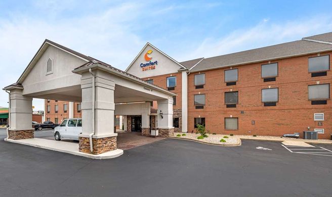Comfort Suites Exterior