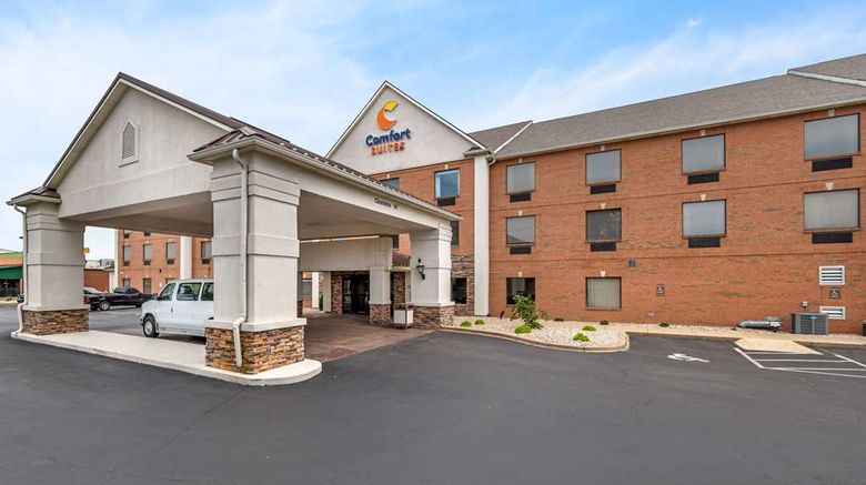 <b>Comfort Suites Exterior</b>. Images powered by <a href="https://iceportal.shijigroup.com/" title="IcePortal" target="_blank">IcePortal</a>.