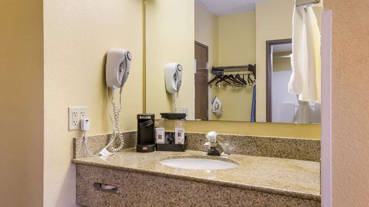 Quality Inn & Suites Room