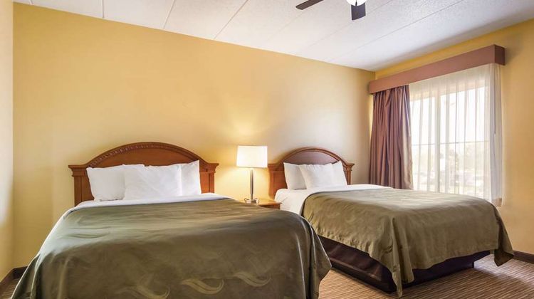 Quality Inn & Suites Suite