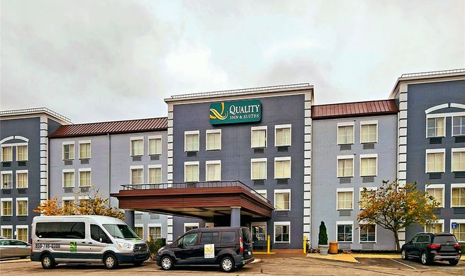 Quality Inn & Suites Exterior