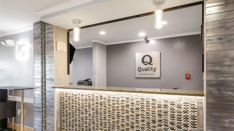 <b>Quality Inn & Suites Lobby</b>. Images powered by <a href="https://iceportal.shijigroup.com/" title="IcePortal" target="_blank">IcePortal</a>.