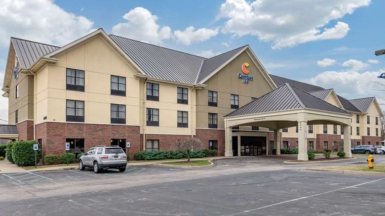 <b>Comfort Inn Louisville Southwest Exterior</b>. Images powered by <a href="https://iceportal.shijigroup.com/" title="IcePortal" target="_blank">IcePortal</a>.