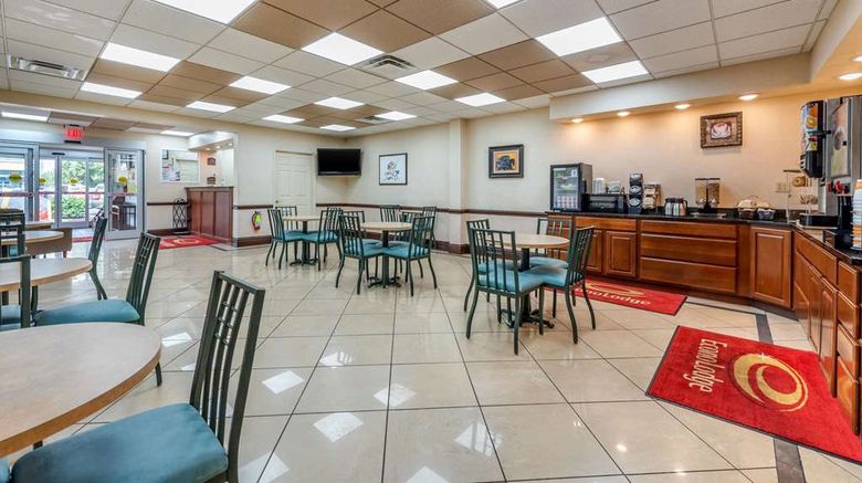 <b>Econo Lodge Louisville Downtown Restaurant</b>. Images powered by <a href="https://iceportal.shijigroup.com/" title="IcePortal" target="_blank">IcePortal</a>.