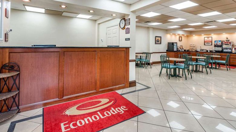 <b>Econo Lodge Louisville Downtown Lobby</b>. Images powered by <a href="https://iceportal.shijigroup.com/" title="IcePortal" target="_blank">IcePortal</a>.