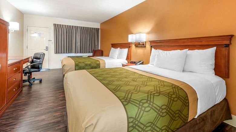 <b>Econo Lodge Louisville Downtown Room</b>. Images powered by <a href="https://iceportal.shijigroup.com/" title="IcePortal" target="_blank">IcePortal</a>.