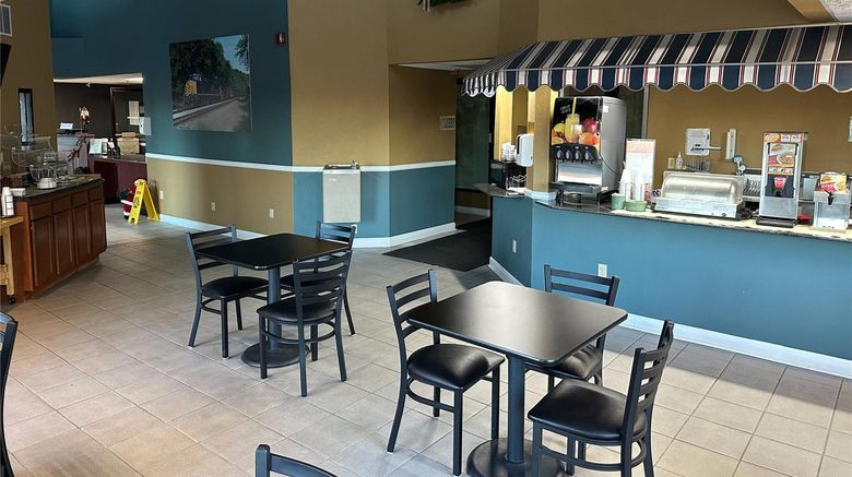 <b>Quality Inn Ashland Restaurant</b>. Images powered by <a href="https://iceportal.shijigroup.com/" title="IcePortal" target="_blank">IcePortal</a>.