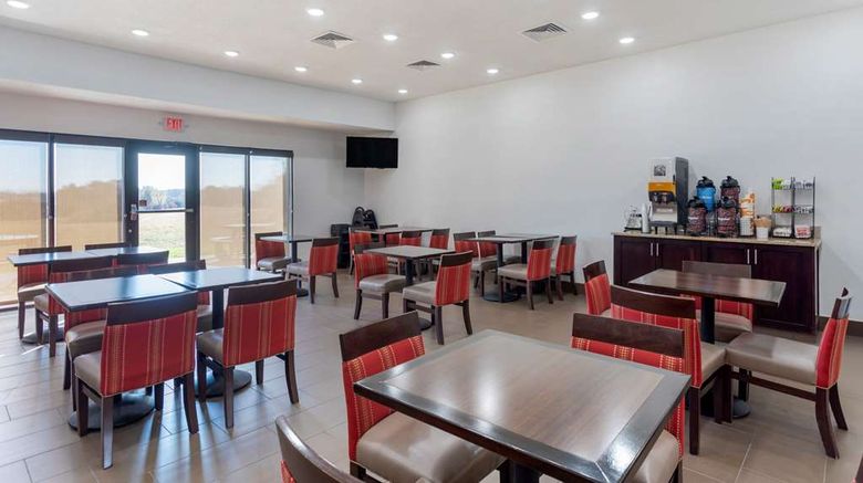 <b>Comfort Inn and Suites Cave City Restaurant</b>. Images powered by <a href="https://iceportal.shijigroup.com/" title="IcePortal" target="_blank">IcePortal</a>.