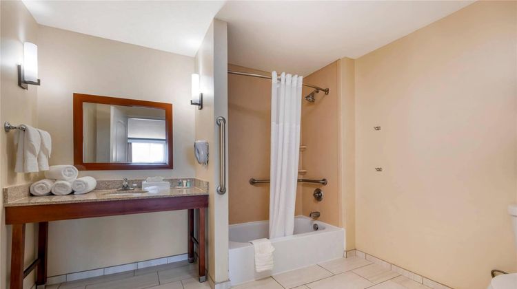 Comfort Suites Elizabethtown Room