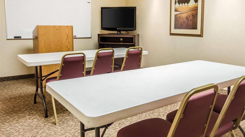 <b>Comfort Suites Elizabethtown Meeting</b>. Images powered by <a href="https://iceportal.shijigroup.com/" title="IcePortal" target="_blank">IcePortal</a>.