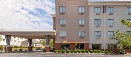 Comfort Suites Elizabethtown Exterior