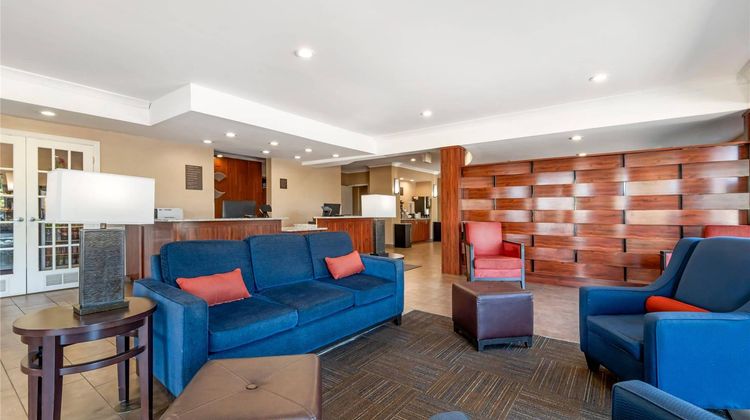Comfort Suites Elizabethtown Lobby