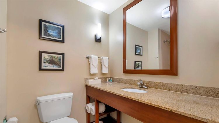 Comfort Suites Elizabethtown Suite