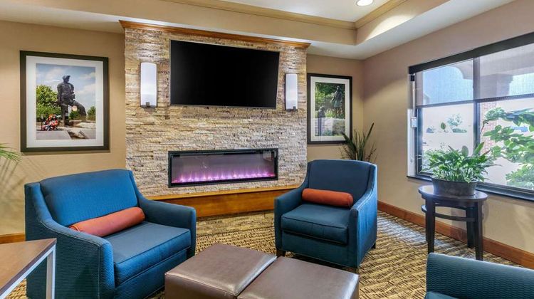 Comfort Suites Lobby