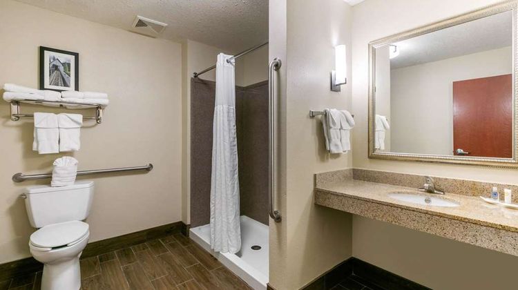 Comfort Suites Room