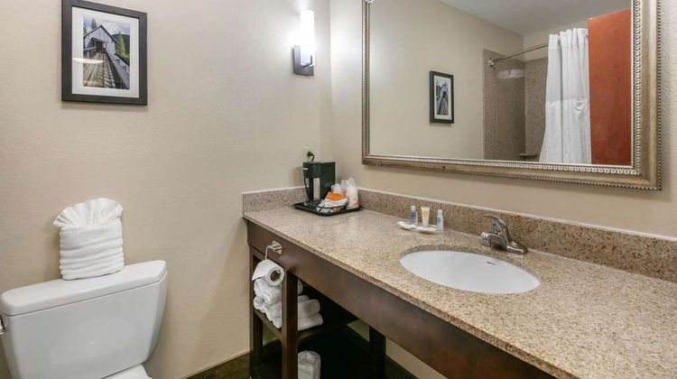 Comfort Suites Room