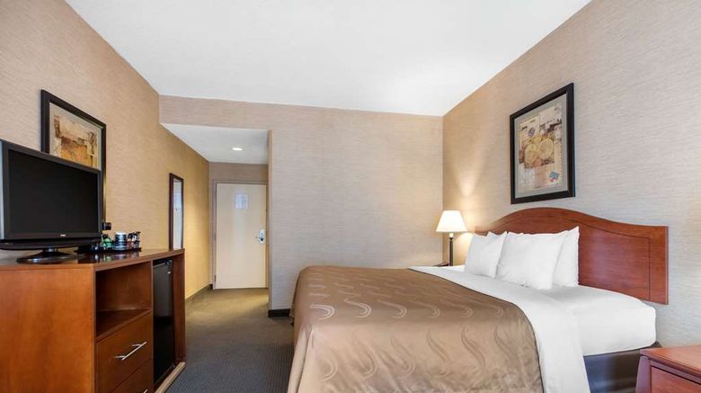 <b>Quality Inn & Suites Benton Draffenville Room</b>. Images powered by <a href="https://iceportal.shijigroup.com/" title="IcePortal" target="_blank">IcePortal</a>.