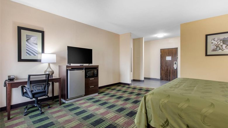 <b>Quality Inn Cadiz Suite</b>. Images powered by <a href="https://iceportal.shijigroup.com/" title="IcePortal" target="_blank">IcePortal</a>.