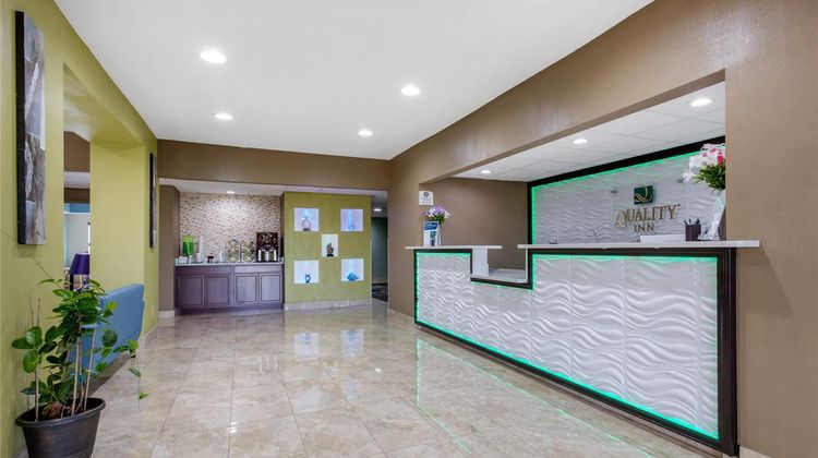 Quality Inn Cadiz Lobby
