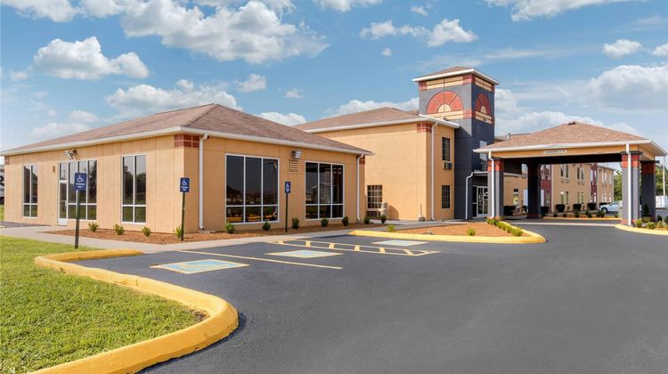 Quality Inn Cadiz Exterior