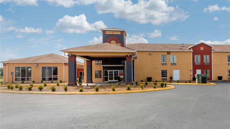 Quality Inn Cadiz Exterior